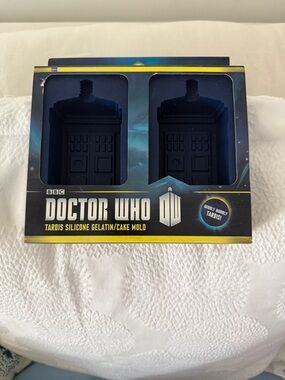 TARDIS Silicone Gelatin & Cake Mold - Blue